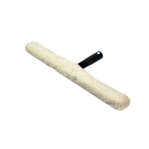 Marco con chiporro profesional, diseñado para aplicar agua o detergente sobre vidrios antes de la limpieza con limpia vidrios. Ideal para limpieza eficiente de cristales en ventanas de hogares, oficinas y edificios. Disponible en longitud entre 35 y 45 cm. Peso aproximado 180-240 g.